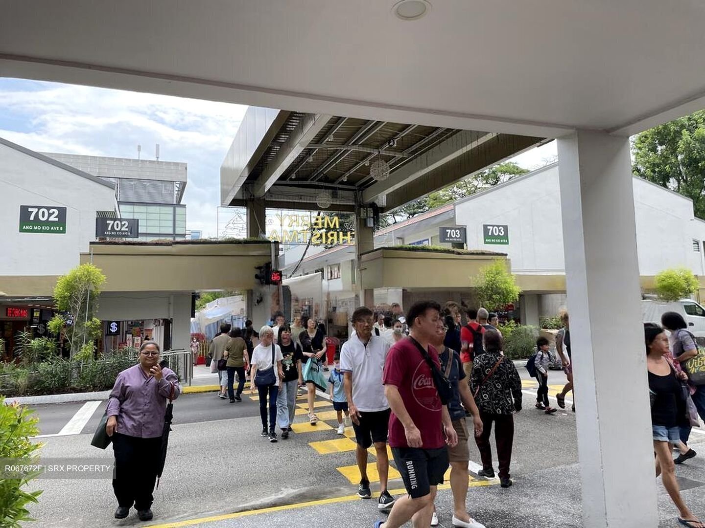 Ang Mo Kio (amk) Hub (D20), Shop House #455865091
